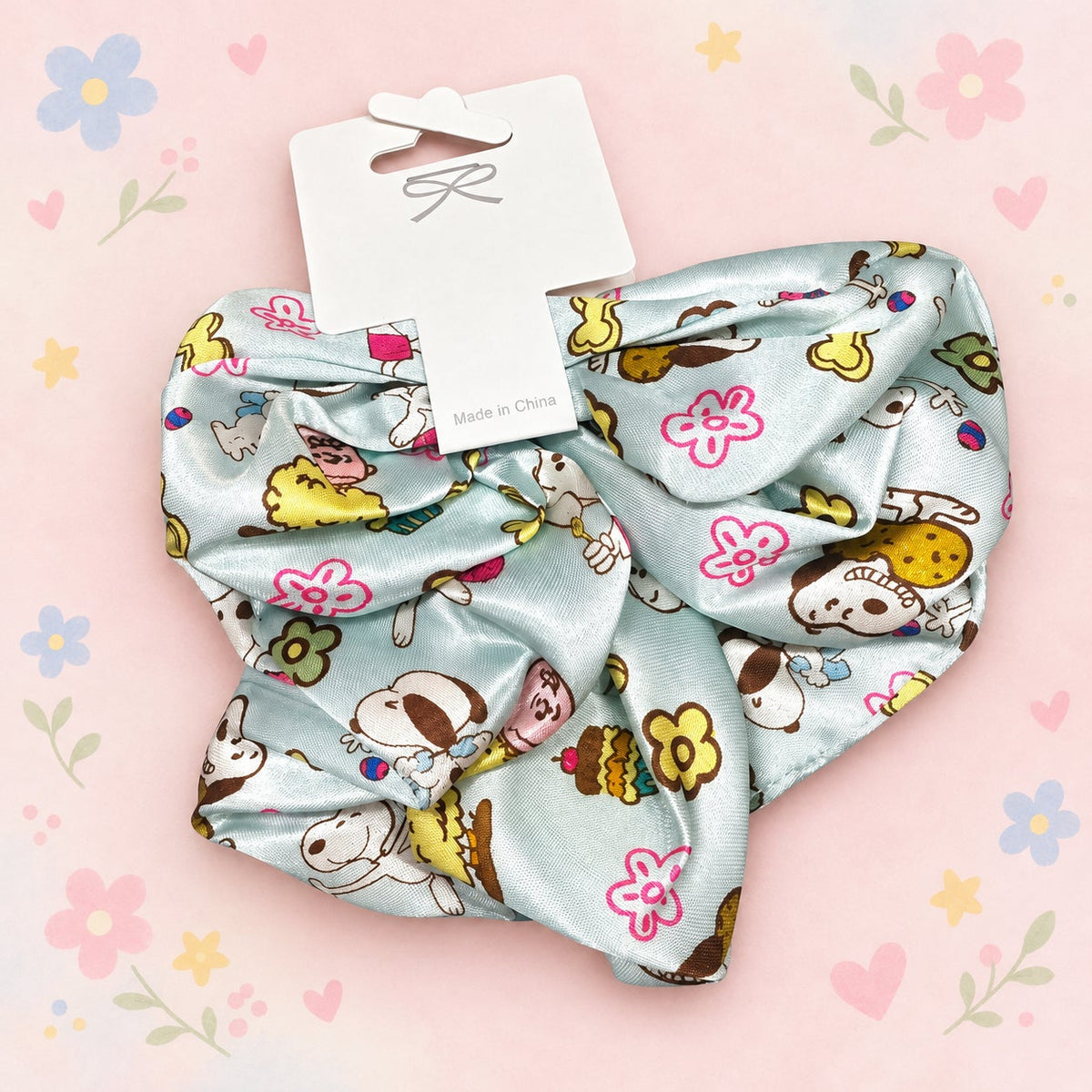 Snoopy Gift Bundle, 14 Piece Peanuts Set, Hair Brush, Scrunchie, Keychains, Lip Gloss, Face Masks & Accessories