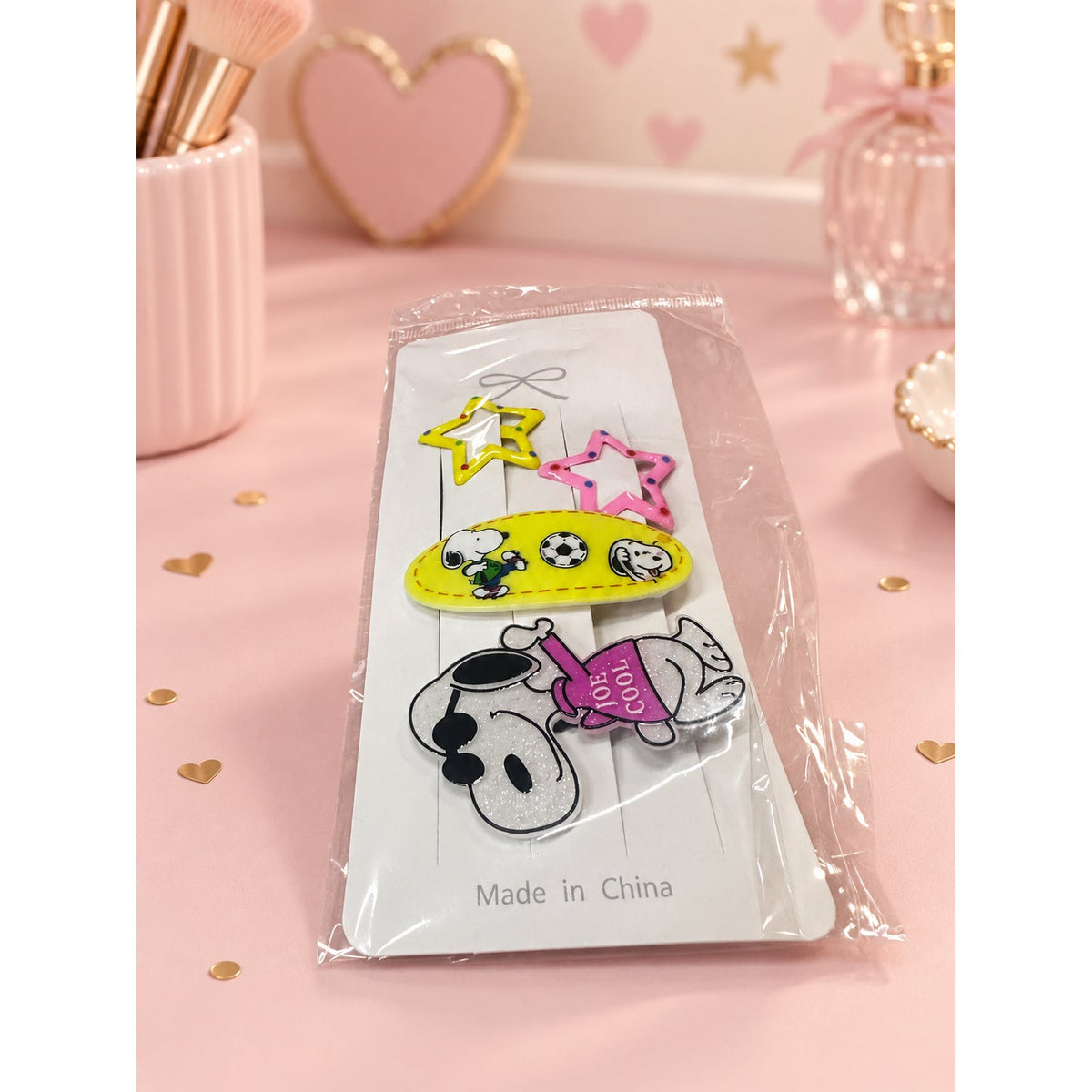 Snoopy Gift Bundle, 14 Piece Peanuts Set, Hair Brush, Scrunchie, Keychains, Lip Gloss, Face Masks & Accessories