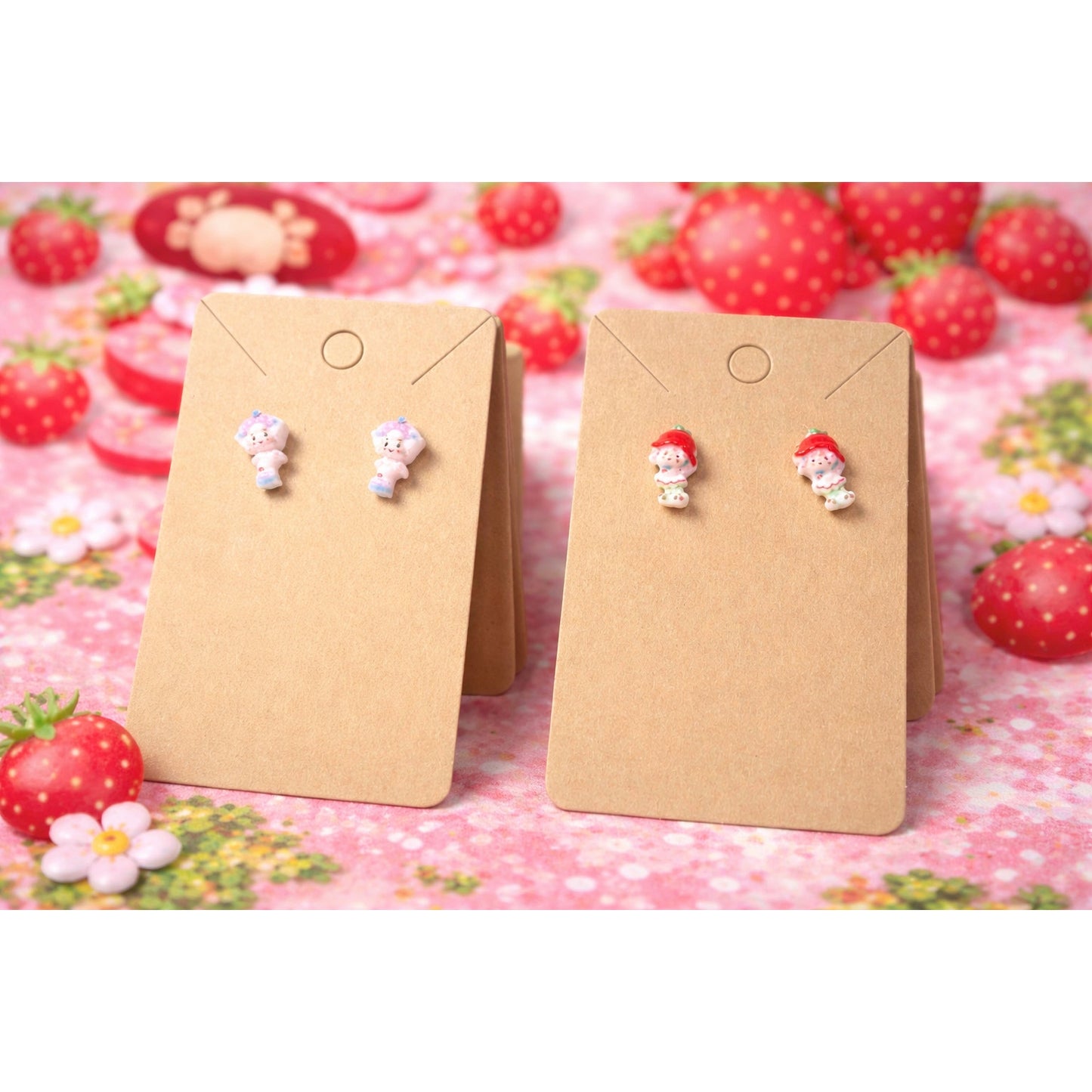17 Piece Nostalgic Strawberry Character & Beauty Bundle