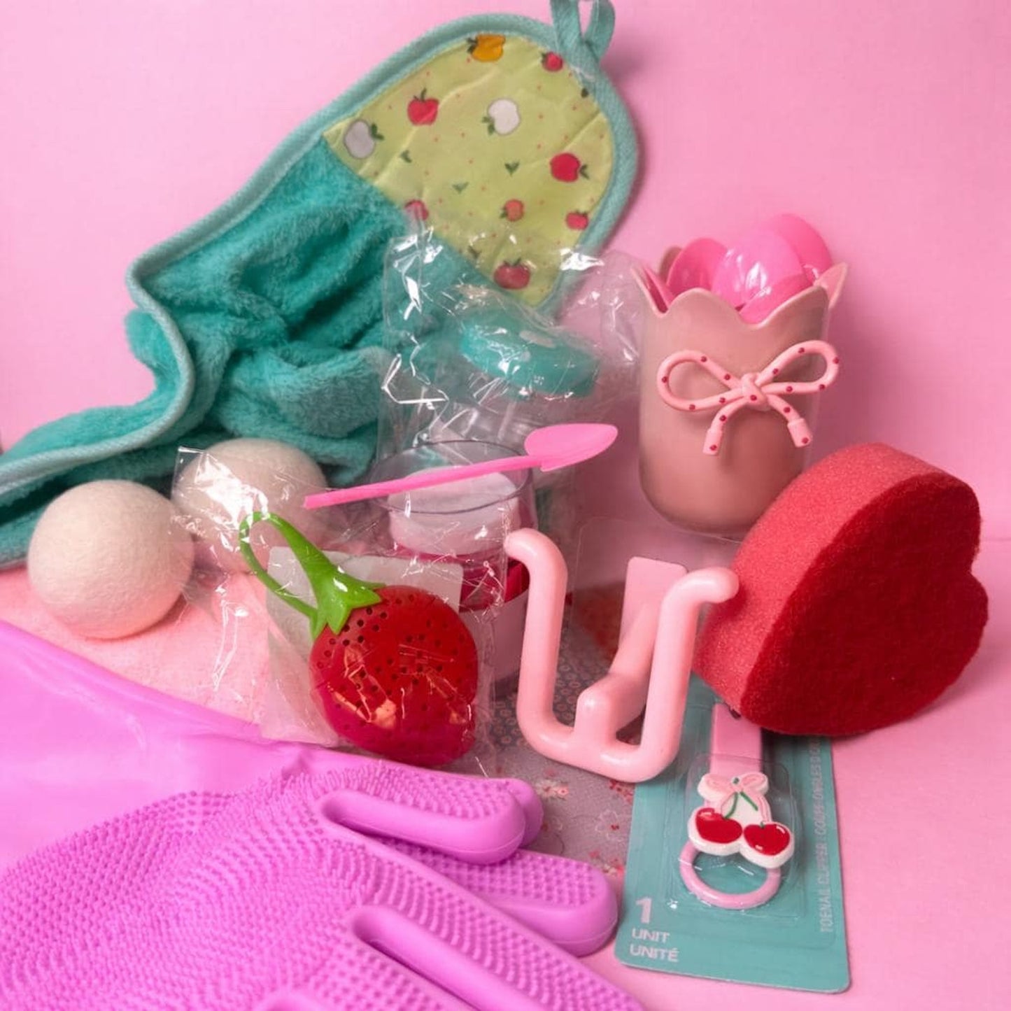 Pink & Teal- Coquette Retro Style 20 Piece Dorm Room Kitchen And Home Accessories Cleaning Bundle
