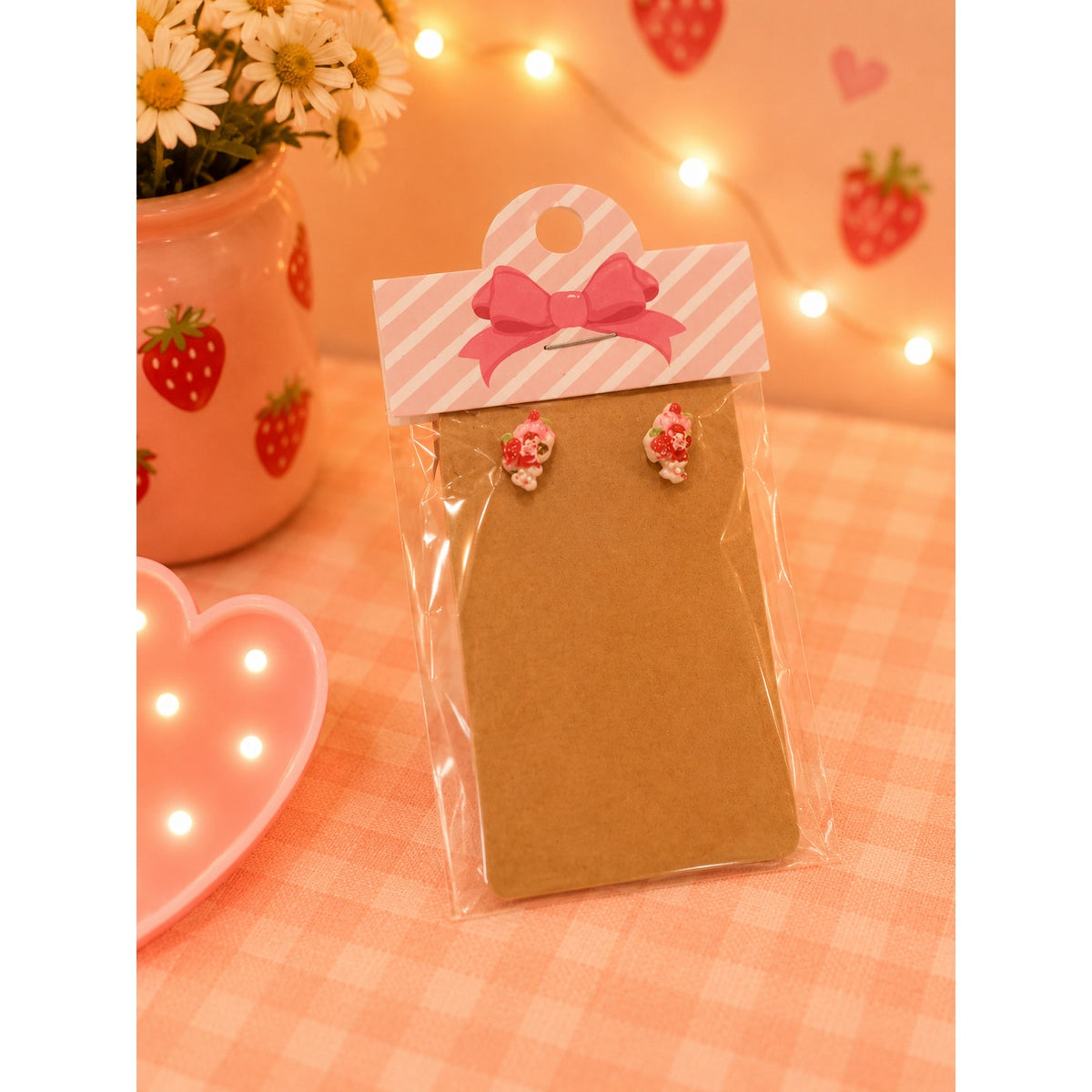 Strawberry Shortcake 8-Piece Beauty and Accessories Gift Bundle