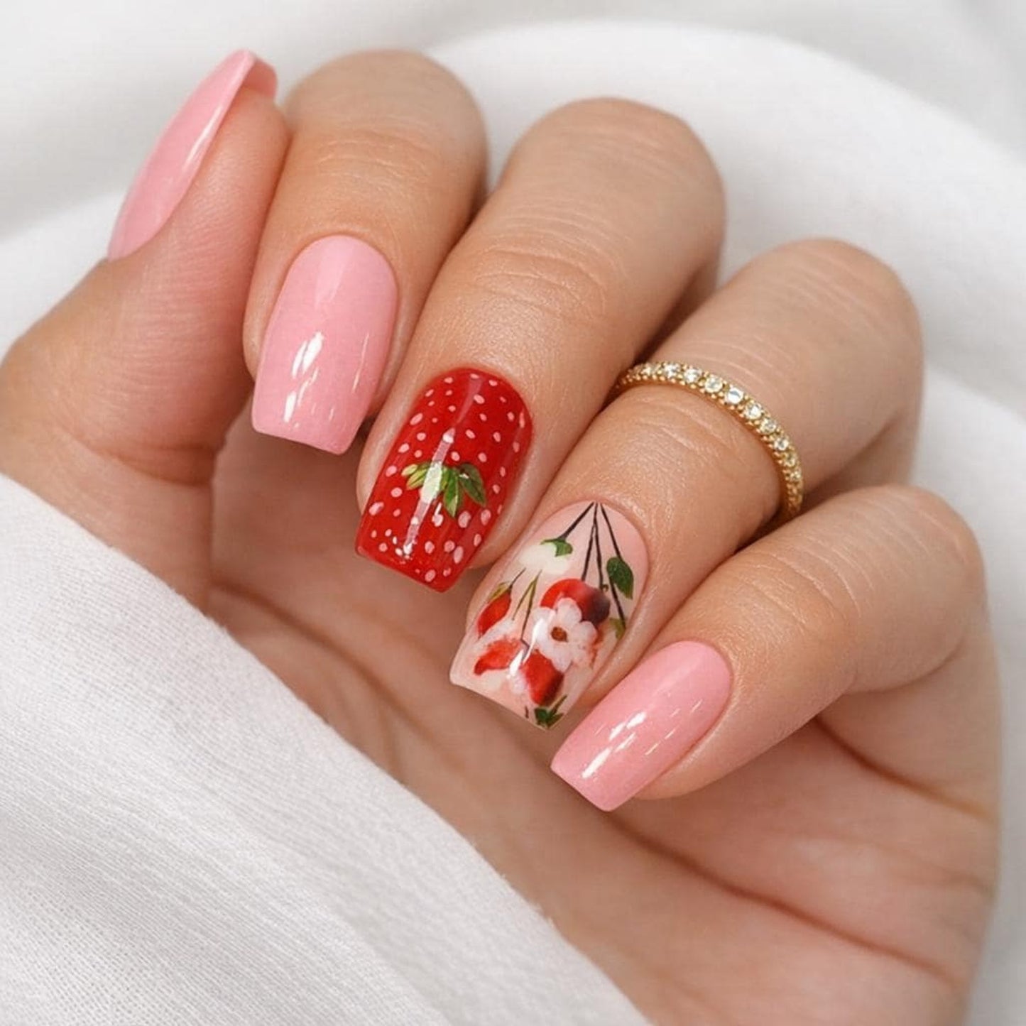 Size XL Strawberry Milkcore Press Glue On Nails 14 Pieces
