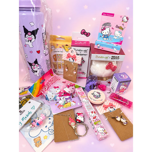 Sanrio 18 Piece Beauty & Accessories Bundle Hello Kitty Kuromi Cinnamoroll