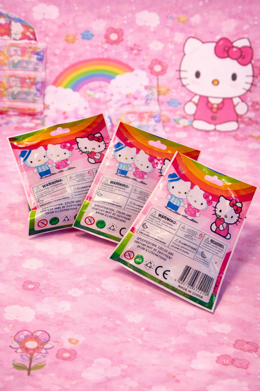 Hello Kitty Blind Bag Collectible – Vinyl Figure Charm with 3 Surprise Cards