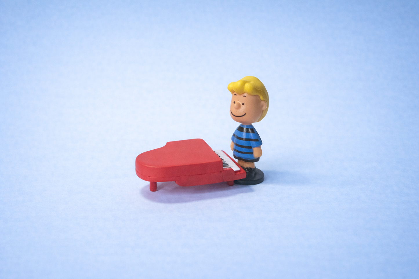 Peanuts Character Figurines – Small Plastic Icons With Opinions